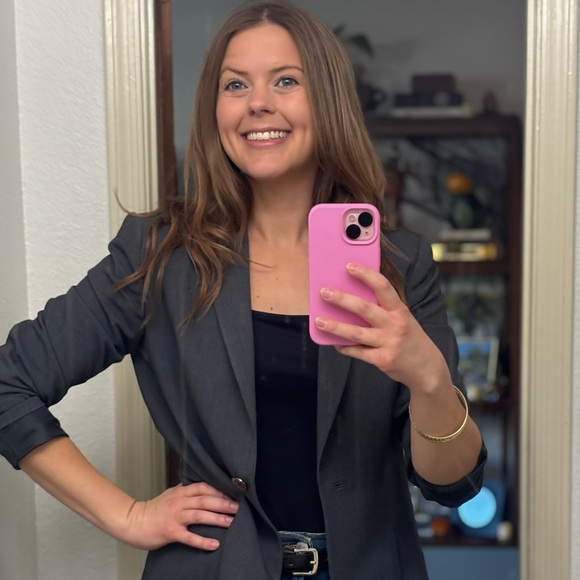 Meet your Posher, Brita - Picture 2 of 2